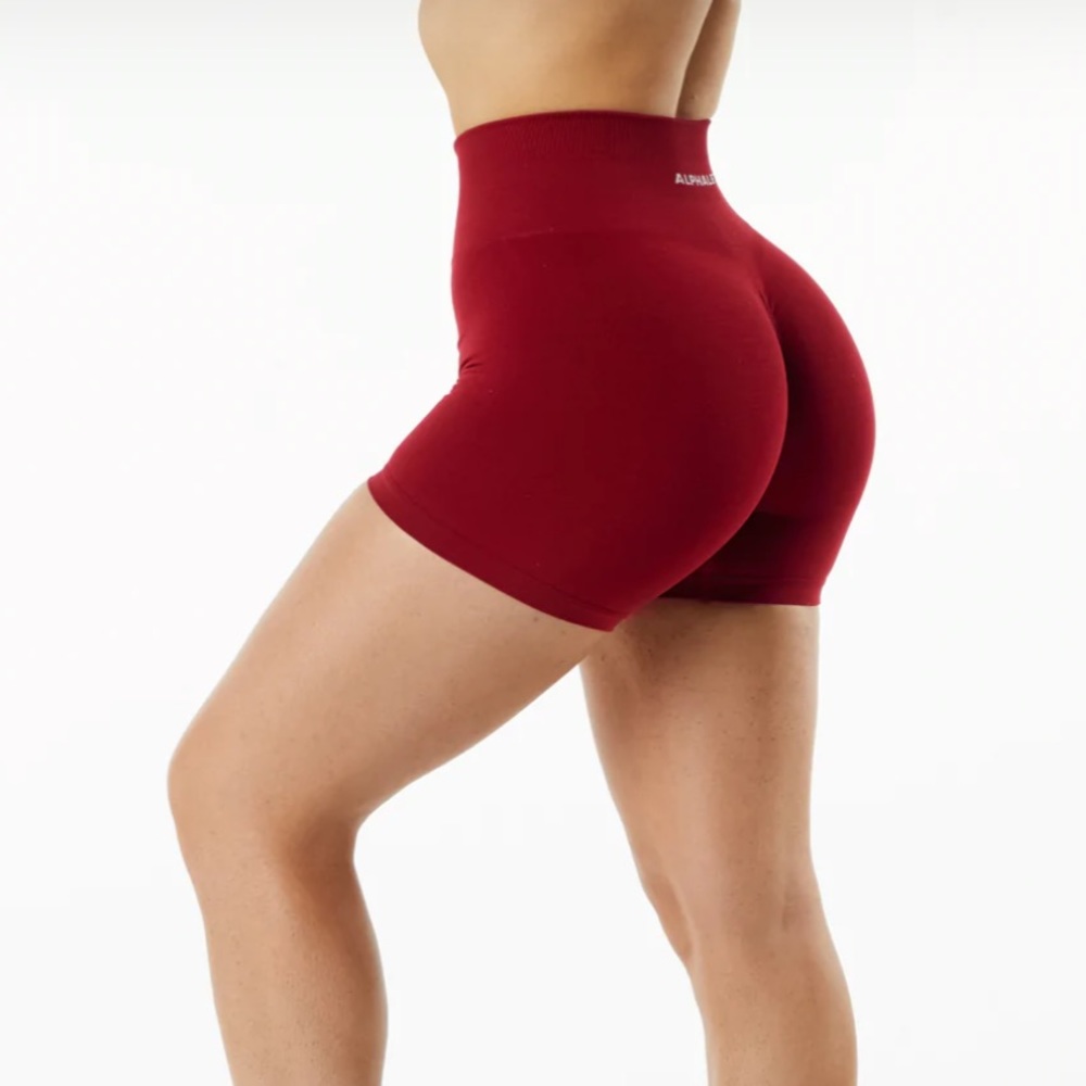 Alphalete Amplify Shorts Scarlett